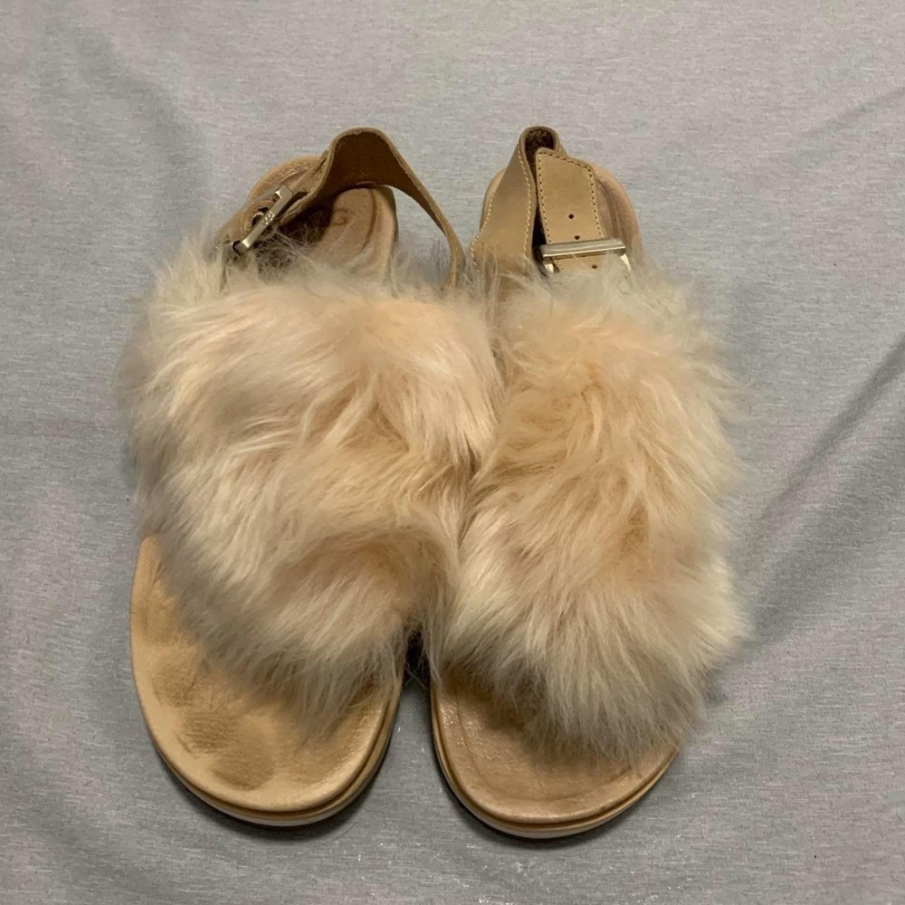 UGG Holly Sheepskin Thong Sandals Soft Ochre Cozy Shearling Slide Sandals